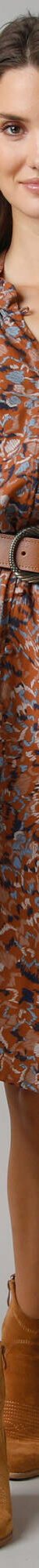 Robe chemisier boutonnée imprimée (caramel / bleu) Robe chemisier boutonnée imprimée (caramel / bleu)